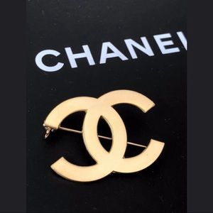 1.5” Coco Chanel CC Interlocking C Logo Pin Brooch Lapel Gold Tone Metal